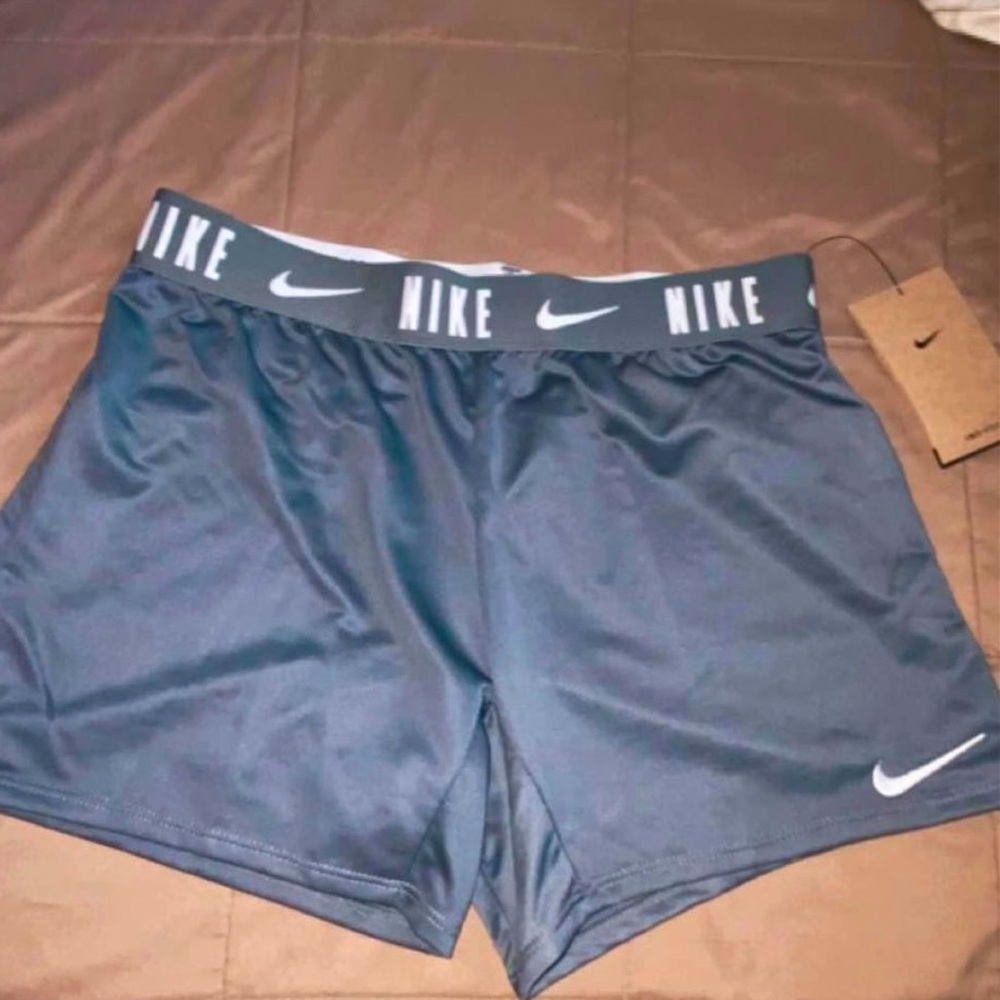 Nike grey shorts